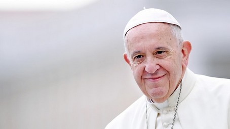 pope_small Pope Francis kissing the hands of David Rockefeller, Henry Kissinger and John Rothschild World News  